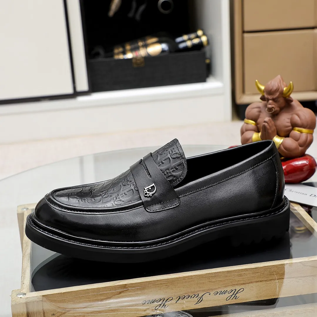 Men's shoes 💰520🕷️🕷️[Dior] Dior's new casual men's shoes are launched in Hong Kong counters. Official website 1:1 production. Italian woven cowhide + water-dyed 🐂 leather lining. Designed by European and American masters. Perfect shape to create counter quality, solid color rubber wear-resistant outsole and classic dazzling toe! Super versatile and very comfortable. High-end without losing taste, fashionable and novel! ! Absolute focus! 8 colors available! Code number 38-45……